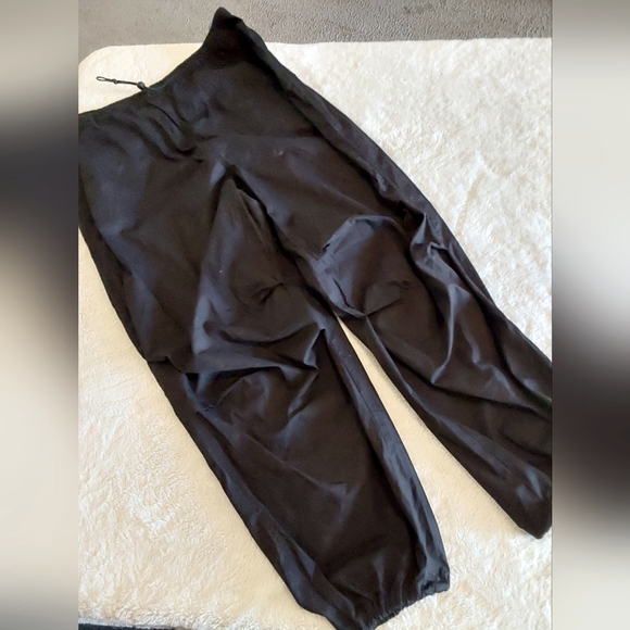 🌺 NWOT H&M Divided Wide Leg Jogger Pants - Picture 2 of 11